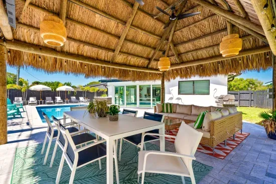 Jungle Oasis with Heated Pool, Tiki Hut & Hot Tub