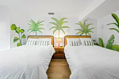 Jungle Oasis with Heated Pool, Tiki Hut & Hot Tub - image 31 of 75